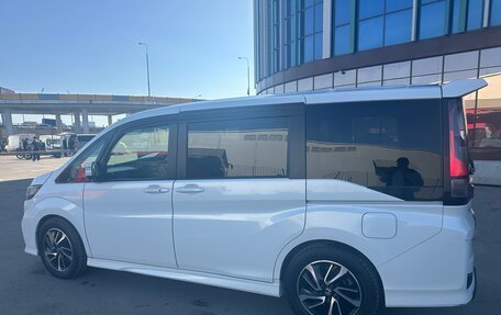 Honda Stepwgn IV, 2020 год, 2 500 000 рублей, 3 фотография