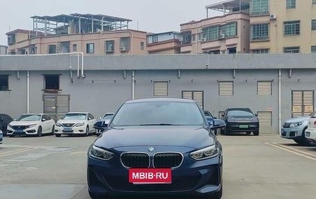 BMW 1 серия, 2022 год, 1 600 000 рублей, 2 фотография