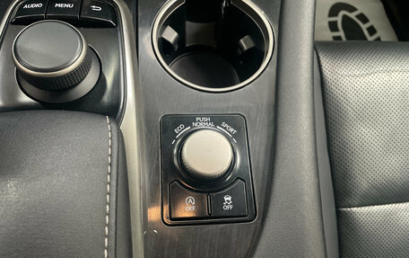 Lexus RX IV рестайлинг, 2019 год, 4 120 000 рублей, 30 фотография