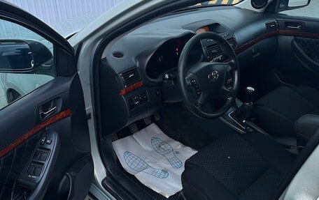 Toyota Avensis III рестайлинг, 2005 год, 640 000 рублей, 9 фотография