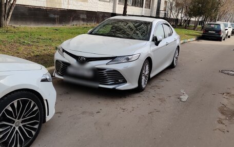 Toyota Camry, 2018 год, 3 050 000 рублей, 8 фотография