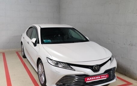 Toyota Camry, 2018 год, 3 050 000 рублей, 9 фотография