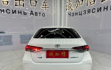 Toyota Corolla, 2022 год, 1 999 000 рублей, 5 фотография