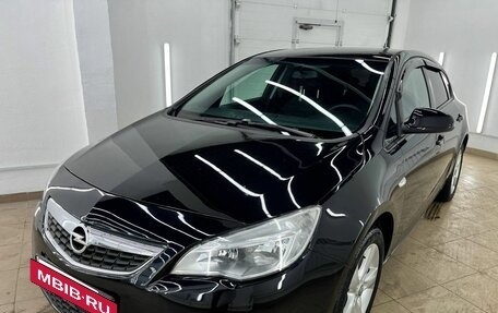 Opel Astra J, 2010 год, 697 000 рублей, 2 фотография
