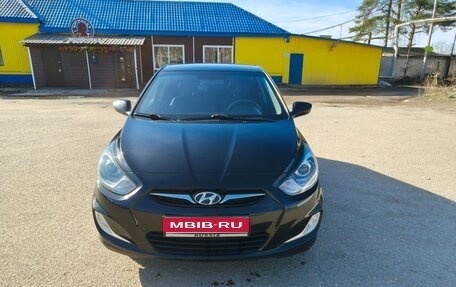 Hyundai Solaris II рестайлинг, 2012 год, 750 000 рублей, 1 фотография