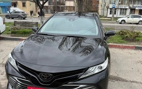 Toyota Camry, 2020 год, 2 800 000 рублей, 1 фотография