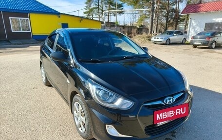 Hyundai Solaris II рестайлинг, 2012 год, 750 000 рублей, 3 фотография
