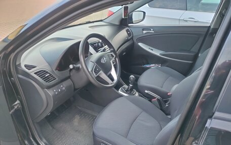 Hyundai Solaris II рестайлинг, 2012 год, 750 000 рублей, 25 фотография