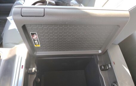 Toyota RAV4, 2026 год, 4 300 000 рублей, 22 фотография