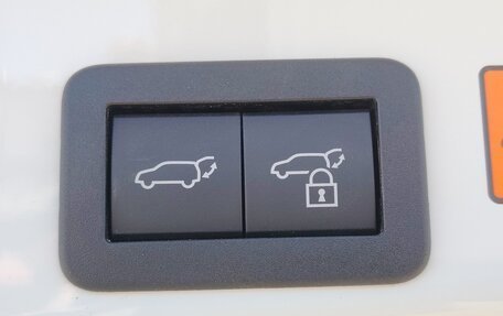 Toyota RAV4, 2026 год, 4 300 000 рублей, 13 фотография