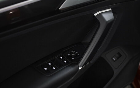 Volkswagen Tiguan II, 2017 год, 2 799 000 рублей, 19 фотография