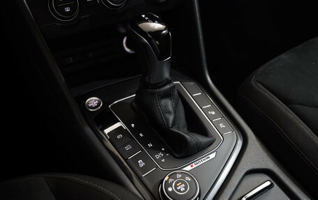 Volkswagen Tiguan II, 2017 год, 2 799 000 рублей, 17 фотография