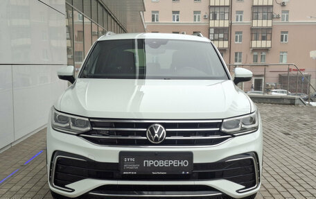 Volkswagen Tiguan II, 2021 год, 3 650 000 рублей, 2 фотография