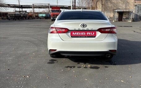 Toyota Camry, 2018 год, 2 750 000 рублей, 10 фотография