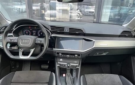 Audi Q3, 2021 год, 2 450 000 рублей, 9 фотография