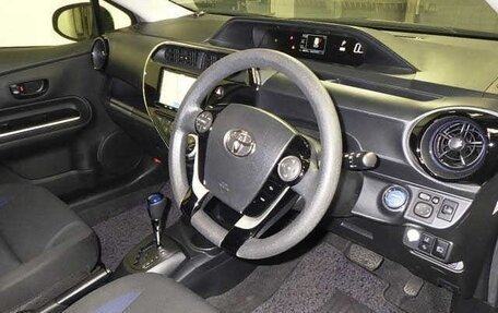 Toyota Aqua I, 2019 год, 1 290 000 рублей, 7 фотография