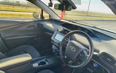 Toyota Prius IV XW50, 2019 год, 1 800 000 рублей, 7 фотография