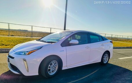 Toyota Prius IV XW50, 2019 год, 1 800 000 рублей, 9 фотография