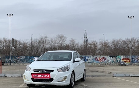 Hyundai Solaris II рестайлинг, 2013 год, 826 000 рублей, 2 фотография