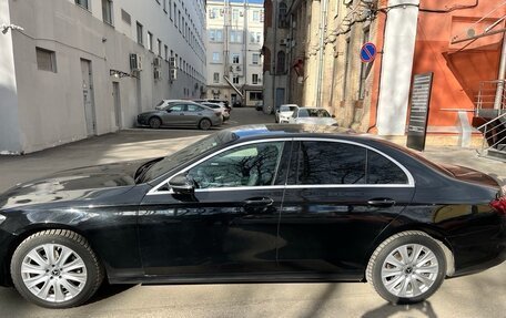 Mercedes-Benz E-Класс, 2021 год, 2 980 000 рублей, 4 фотография