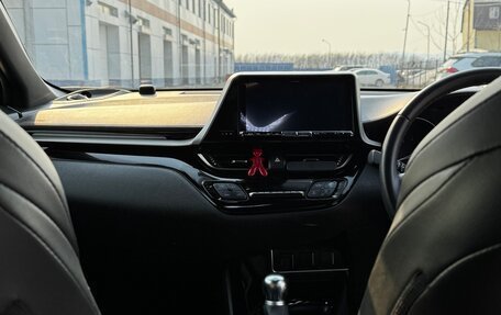 Toyota C-HR I рестайлинг, 2019 год, 2 500 000 рублей, 7 фотография