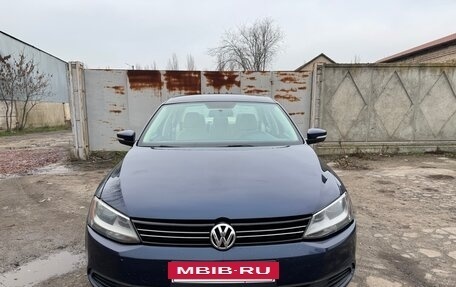 Volkswagen Jetta VI, 2011 год, 1 300 000 рублей, 2 фотография