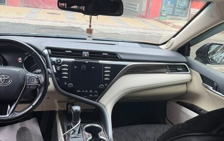 Toyota Camry, 2020 год, 2 800 000 рублей, 10 фотография