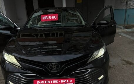 Toyota Camry, 2020 год, 2 800 000 рублей, 11 фотография