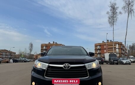 Toyota Highlander III, 2014 год, 2 990 000 рублей, 2 фотография