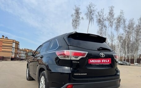 Toyota Highlander III, 2014 год, 2 990 000 рублей, 7 фотография