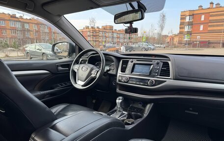 Toyota Highlander III, 2014 год, 2 990 000 рублей, 16 фотография