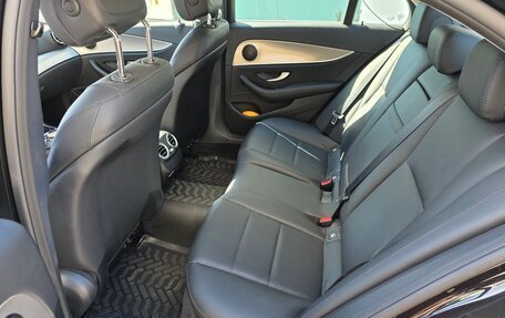 Mercedes-Benz E-Класс, 2018 год, 3 550 000 рублей, 15 фотография