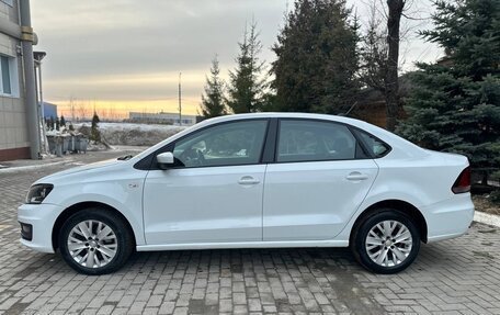 Volkswagen Polo VI (EU Market), 2017 год, 890 000 рублей, 2 фотография