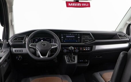 Volkswagen Multivan T6 рестайлинг, 2021 год, 8 599 050 рублей, 7 фотография