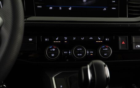 Volkswagen Multivan T6 рестайлинг, 2021 год, 8 599 050 рублей, 19 фотография