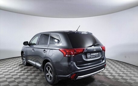 Mitsubishi Outlander III рестайлинг 3, 2016 год, 1 690 000 рублей, 8 фотография