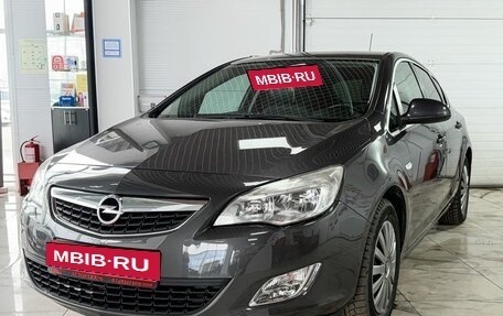 Opel Astra J, 2011 год, 699 000 рублей, 2 фотография