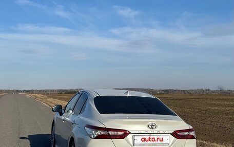 Toyota Camry, 2020 год, 3 800 000 рублей, 4 фотография