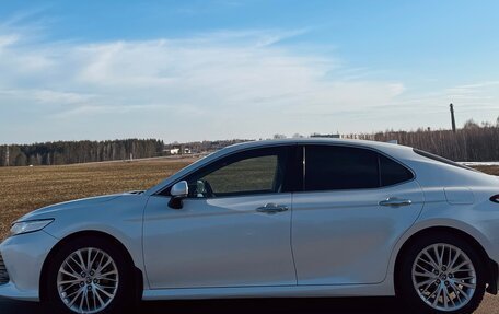 Toyota Camry, 2020 год, 3 800 000 рублей, 7 фотография