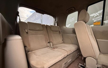 Toyota ISis I, 2009 год, 900 000 рублей, 13 фотография