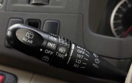 Toyota ISis I, 2009 год, 900 000 рублей, 17 фотография