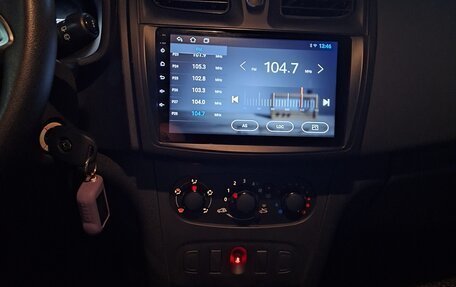 Renault Sandero II рестайлинг, 2018 год, 900 000 рублей, 3 фотография