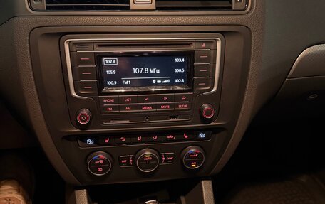 Volkswagen Jetta VI, 2016 год, 1 550 000 рублей, 13 фотография