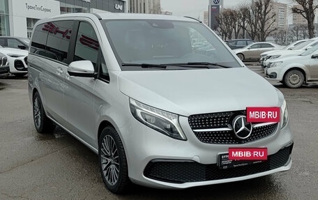 Mercedes-Benz V-Класс, 2021 год, 6 000 000 рублей, 3 фотография