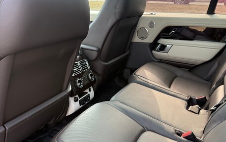 Land Rover Range Rover IV рестайлинг, 2018 год, 4 300 000 рублей, 18 фотография