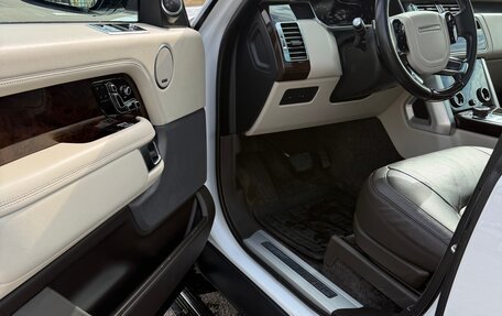 Land Rover Range Rover IV рестайлинг, 2018 год, 4 300 000 рублей, 21 фотография