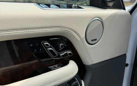 Land Rover Range Rover IV рестайлинг, 2018 год, 4 300 000 рублей, 20 фотография