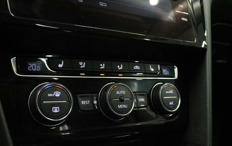 Volkswagen Passat B8 рестайлинг, 2017 год, 1 899 000 рублей, 20 фотография