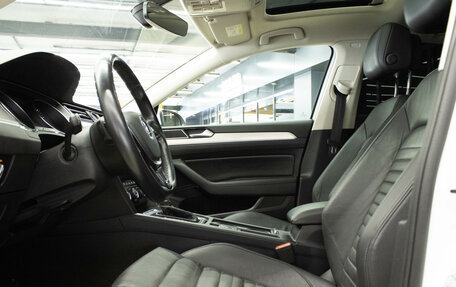 Volkswagen Passat B8 рестайлинг, 2017 год, 1 899 000 рублей, 11 фотография