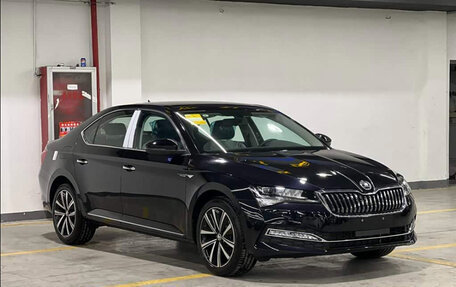 Skoda Superb III рестайлинг, 2022 год, 2 640 000 рублей, 3 фотография